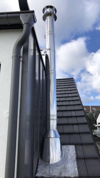 Schornstein-Dachdurchführung mit Mündungsabschluss – Schornsteinbau Pfalz